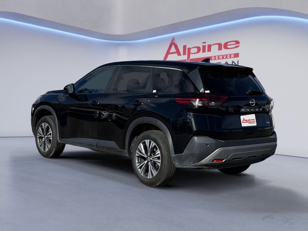 Used 2023 Nissan Rogue SV image 3
