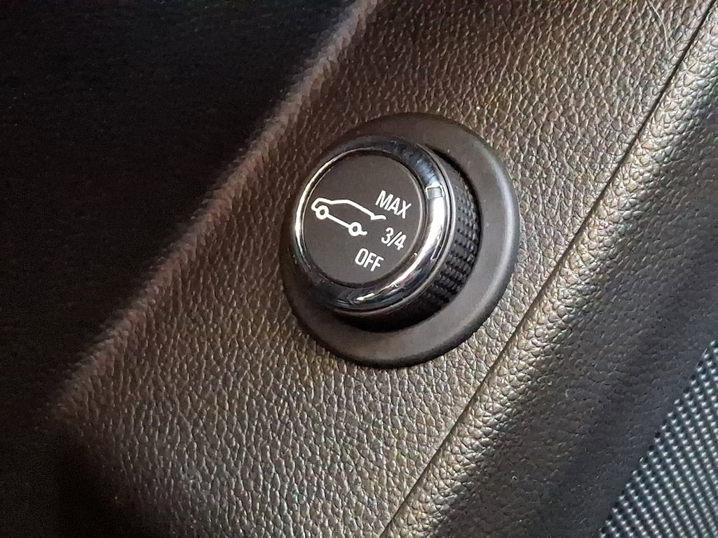 Used 2018 Chevrolet Traverse Premier image 29