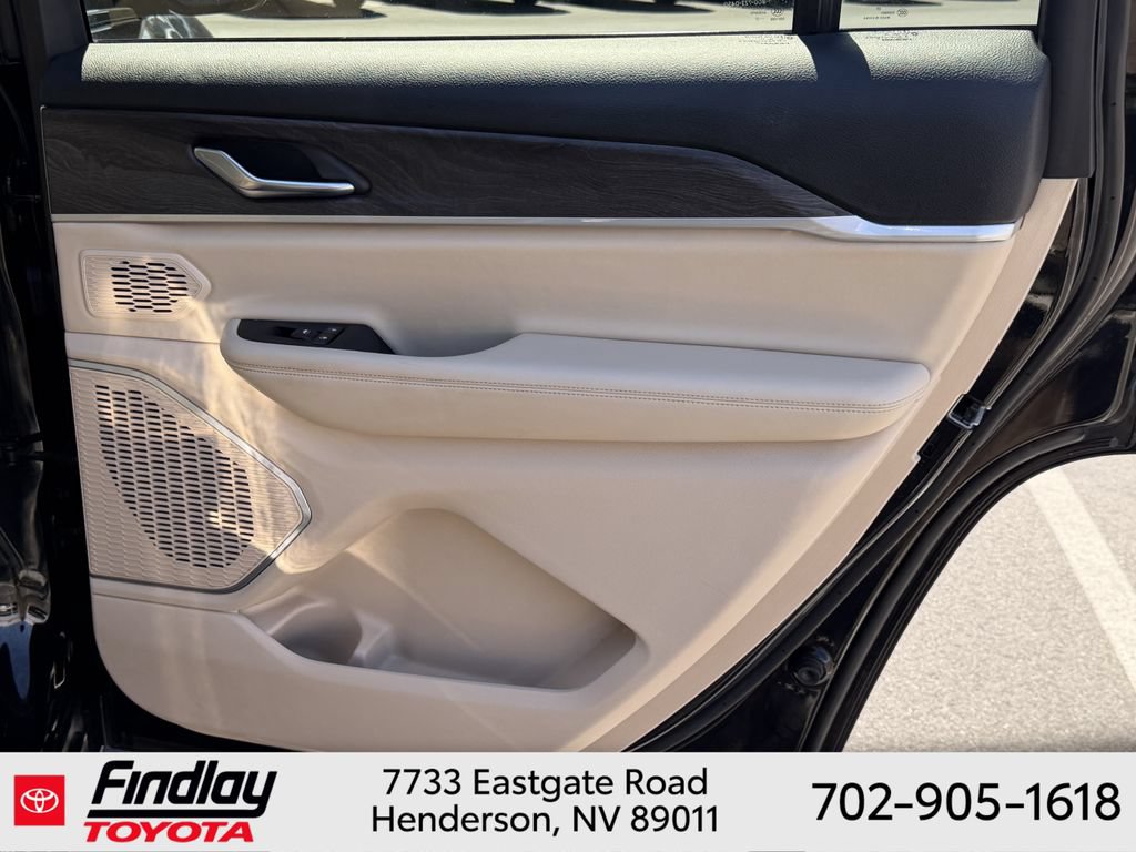 Used 2021 Jeep Grand Cherokee L Limited AWD/4WD image 18