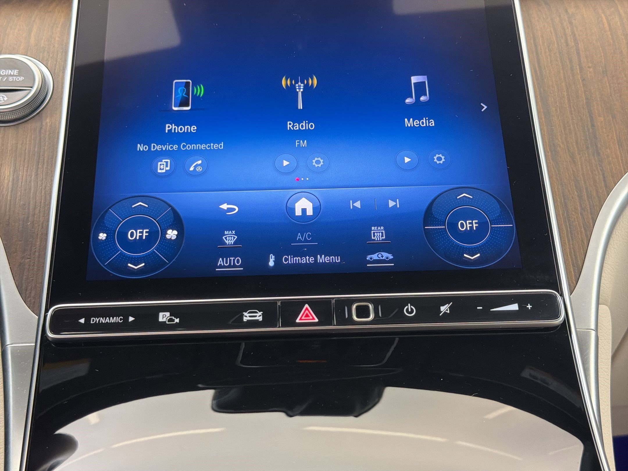 Used 2024 Mercedes-Benz GLC 300 image 28