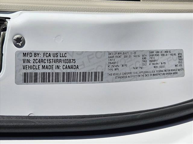 Used 2024 Chrysler Pacifica Select image 25