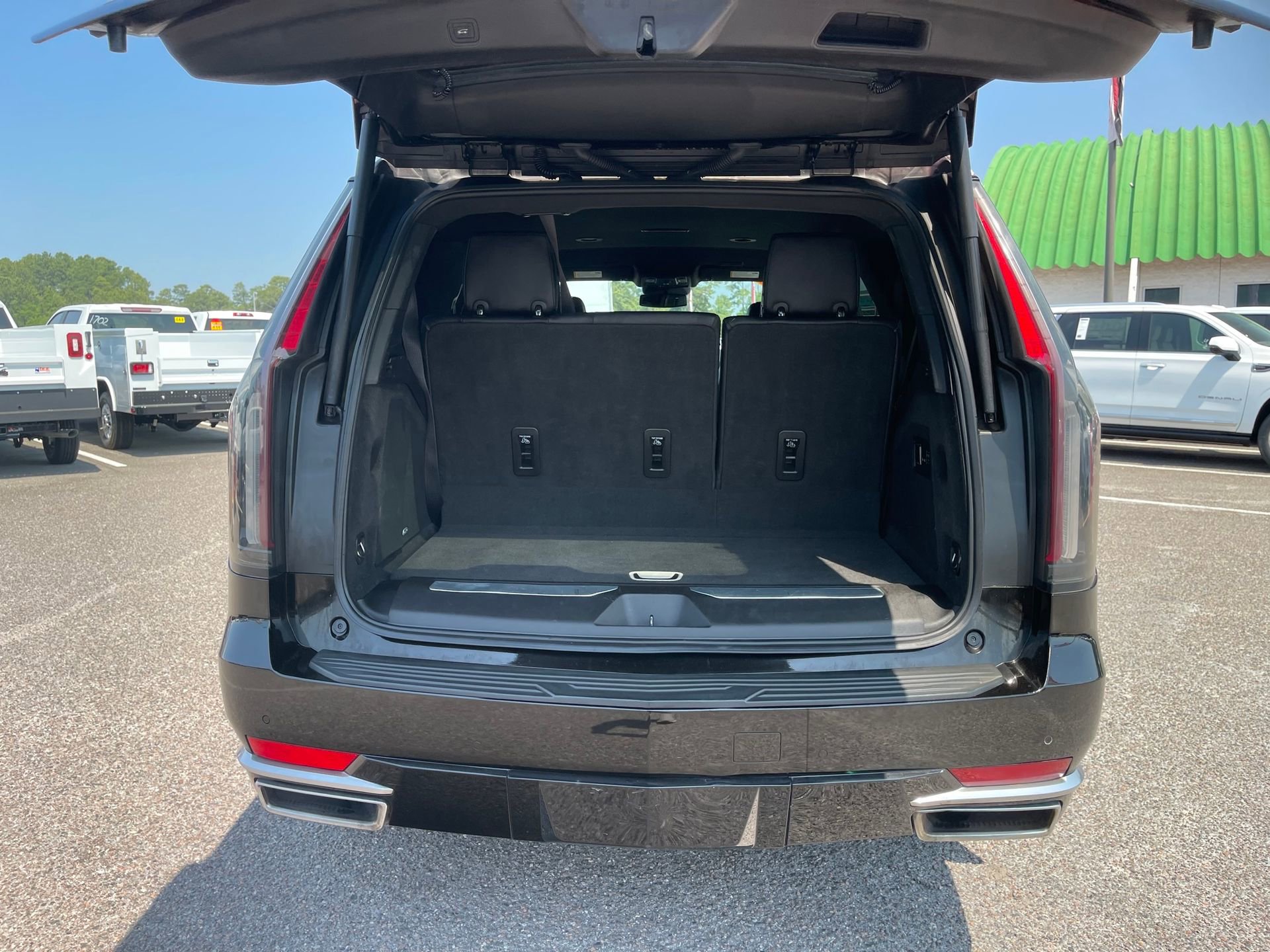 Used 2021 Cadillac Escalade Luxury image 22