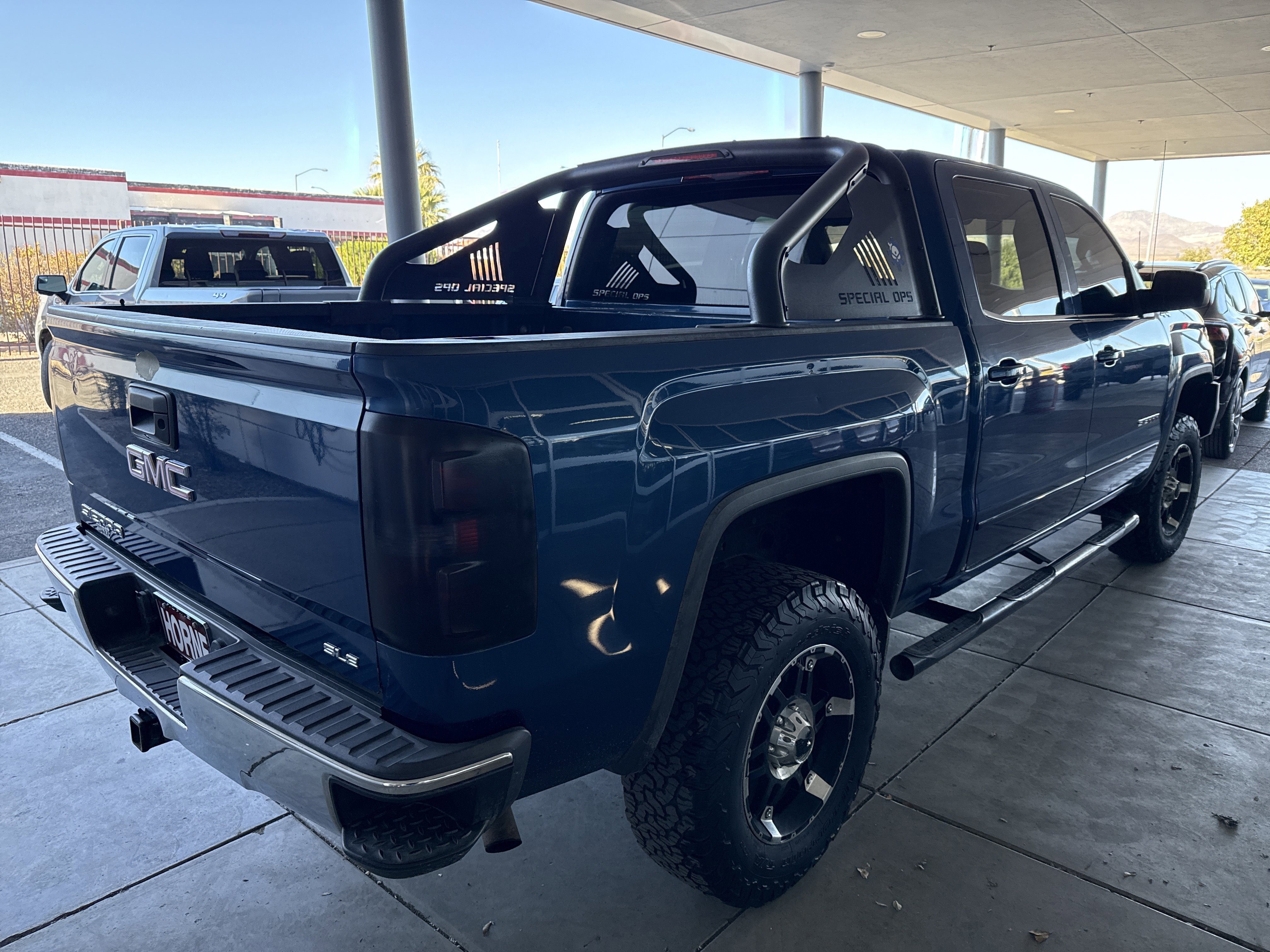 Used 2015 GMC Sierra 1500 SLE w/ SLE Value Package image 4