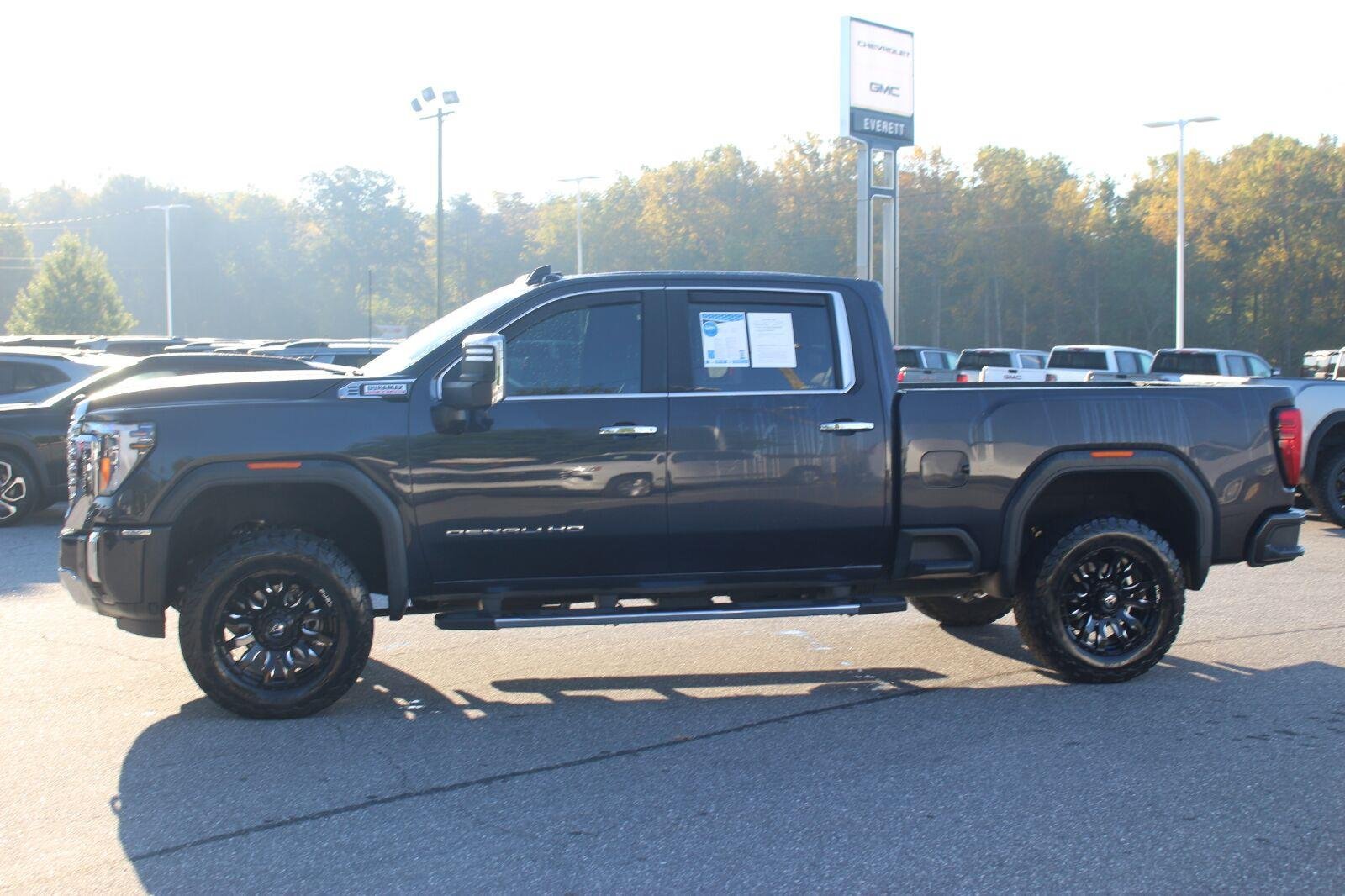 Used 2024 GMC Sierra 2500 Denali w/ Denali Reserve Package AWD/4WD image 4