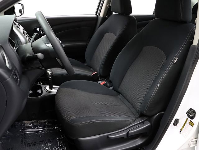 Used 2016 Nissan Versa SV image 9