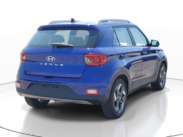 Used 2022 Hyundai Venue SEL FWD image 4