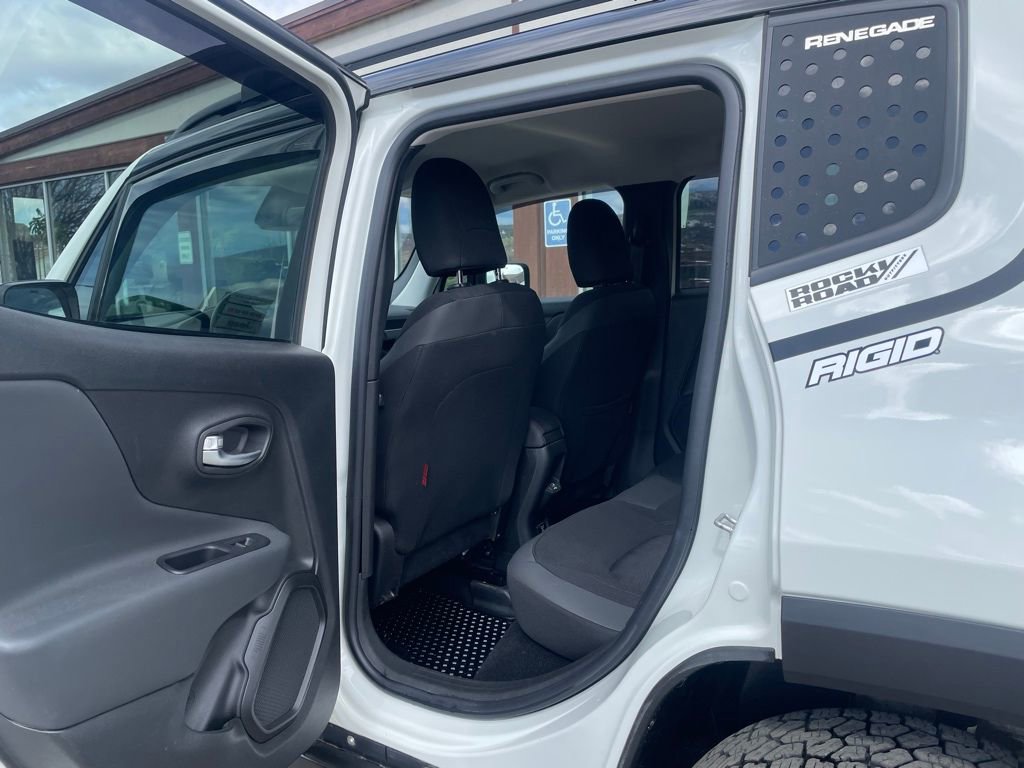 Used 2022 Jeep Renegade Trailhawk image 15