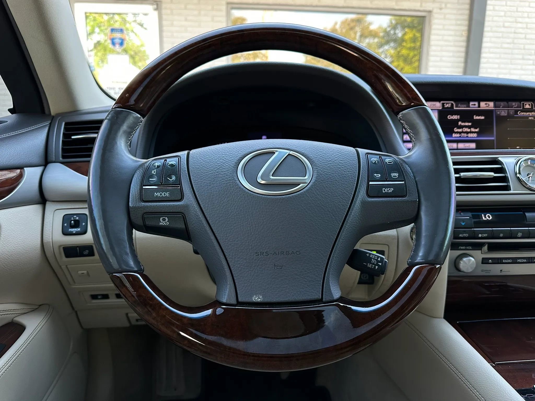 Used 2013 Lexus LS 460 w/ Comfort Pkg RWD image 28