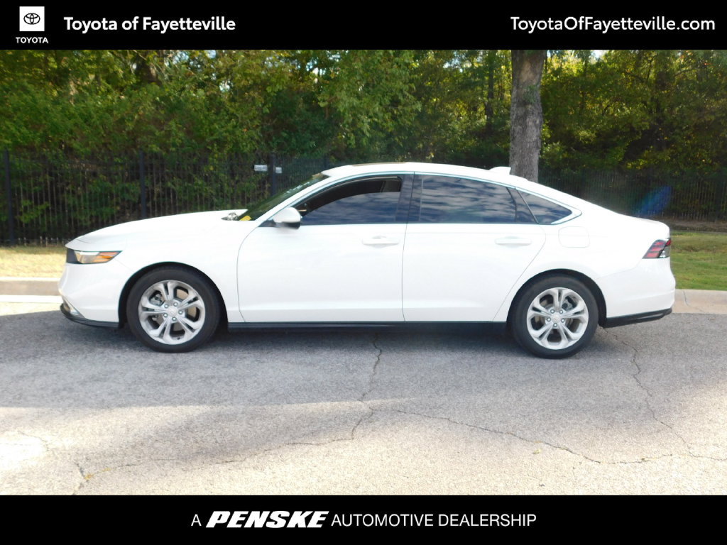 Used 2023 Honda Accord Touring image 9