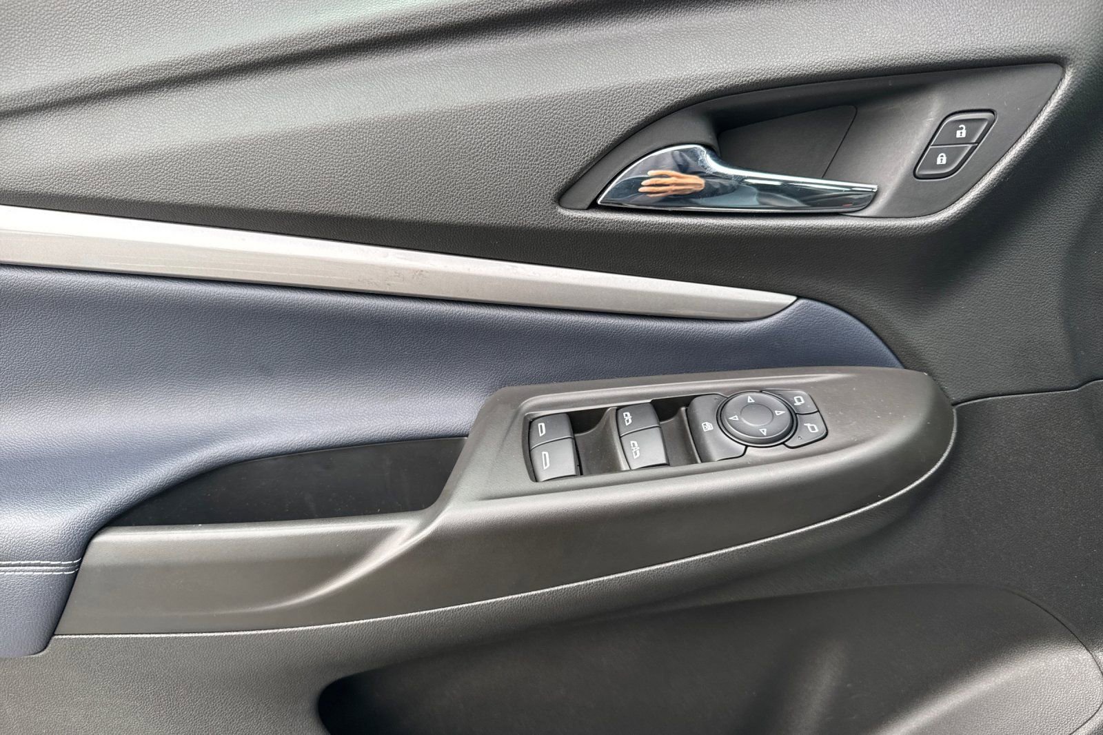 Used 2022 Chevrolet Bolt EUV Premier w/ Super Cruise Package image 10