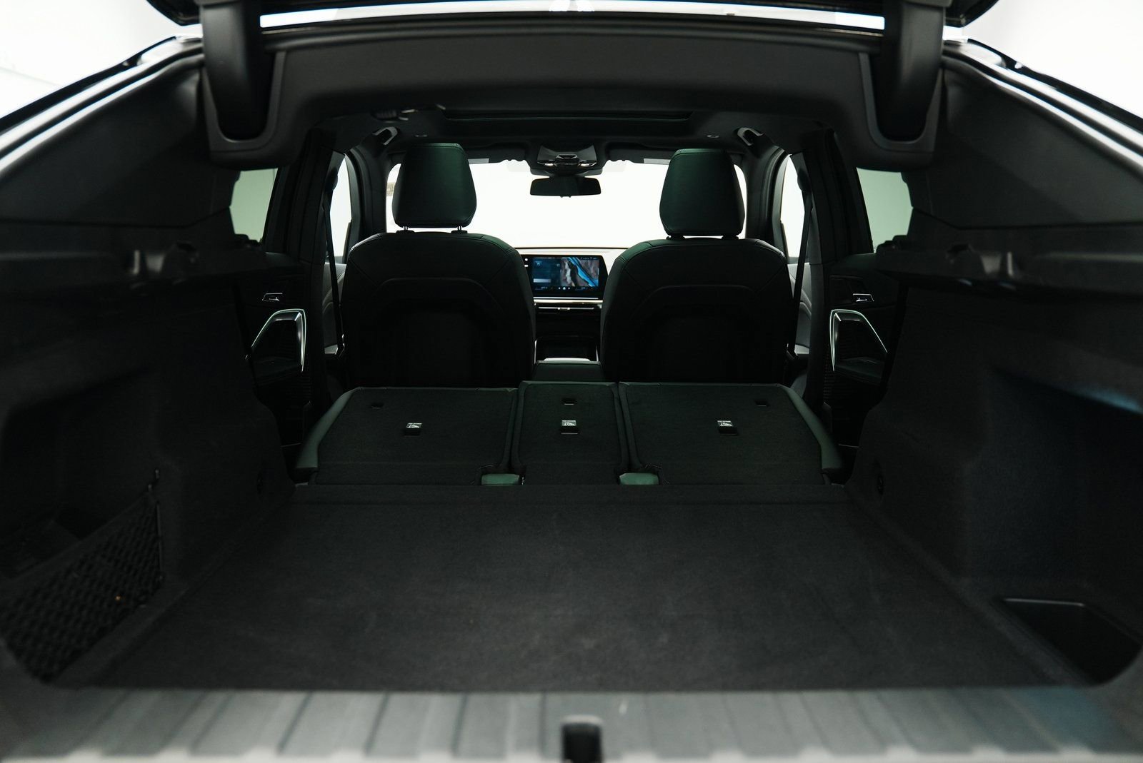 Used 2025 BMW X2 xDrive28i w/ Convenience Package image 32