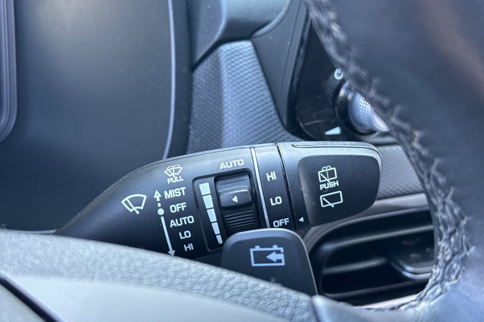 Used 2022 Hyundai Kona Limited image 35