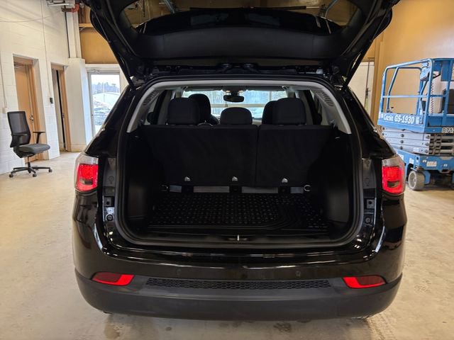 Used 2018 Jeep Compass Sport w/ Tech Group image 21