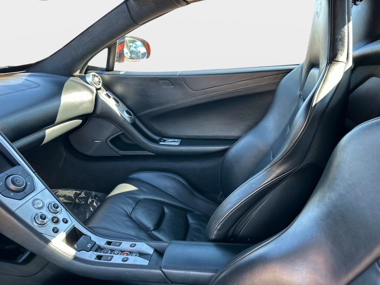 Used 2015 McLaren 650S Spider image 22