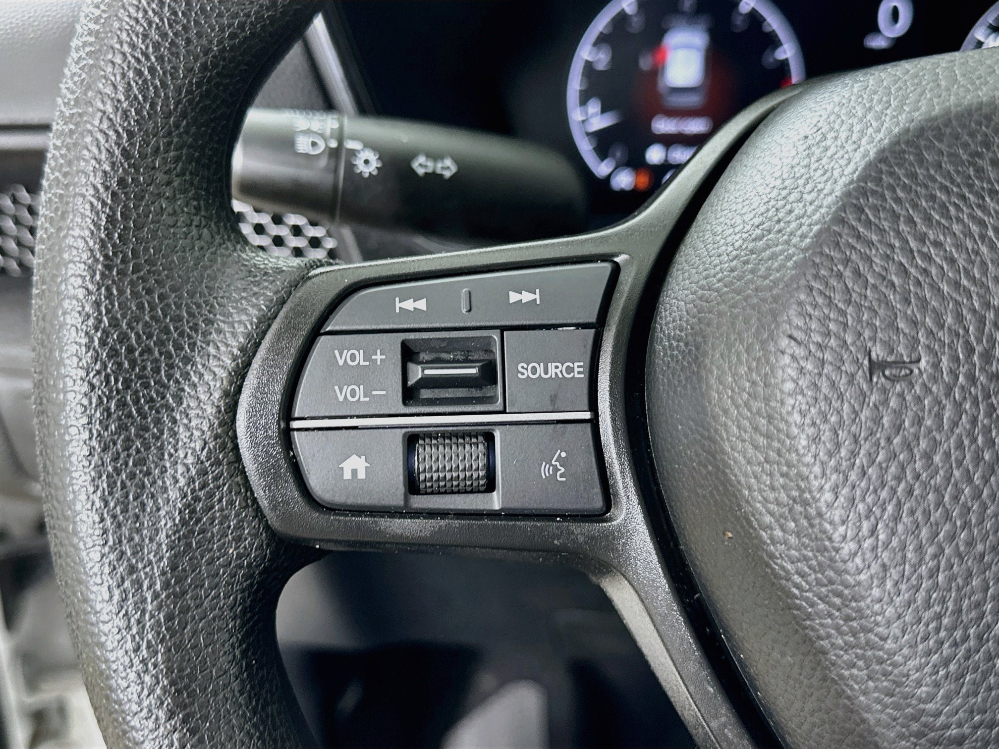 Used 2025 Honda CR-V EX image 12