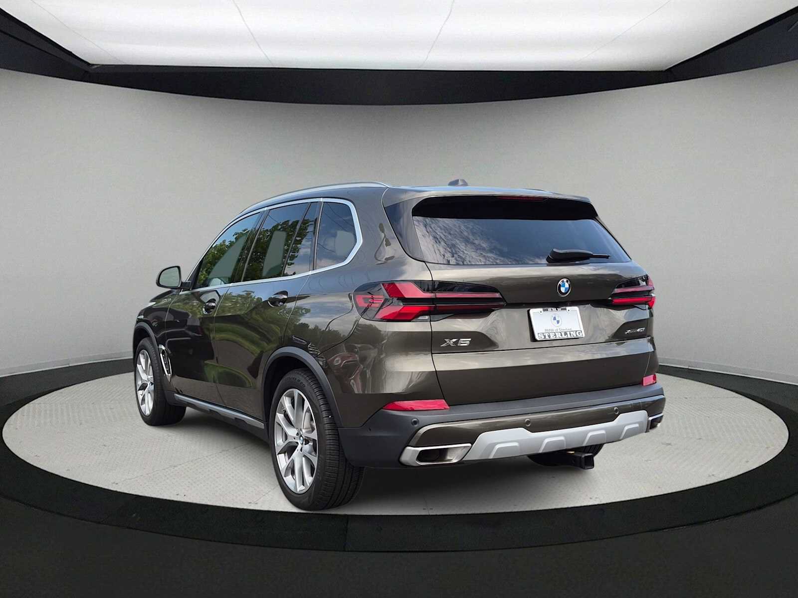 Used 2024 BMW X5 xDrive40i w/ Premium Package AWD/4WD image 6