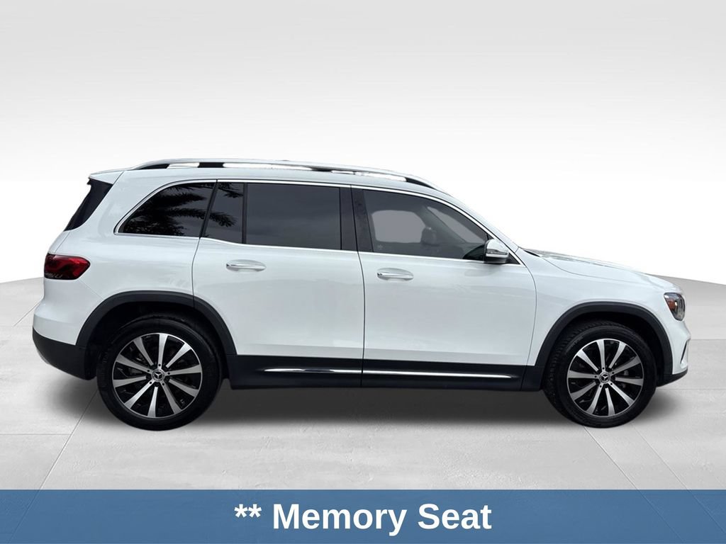 Used 2022 Mercedes-Benz GLB 250 w/ Premium Package Lite image 7