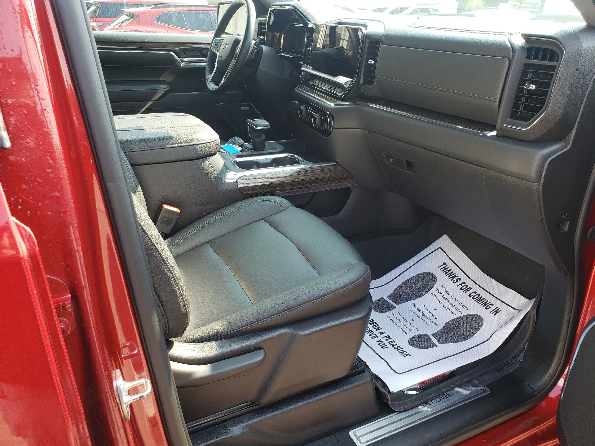 Used 2024 Chevrolet Silverado 1500 LT Trail Boss w/ LT Trail Boss Premium Package AWD/4WD image 10