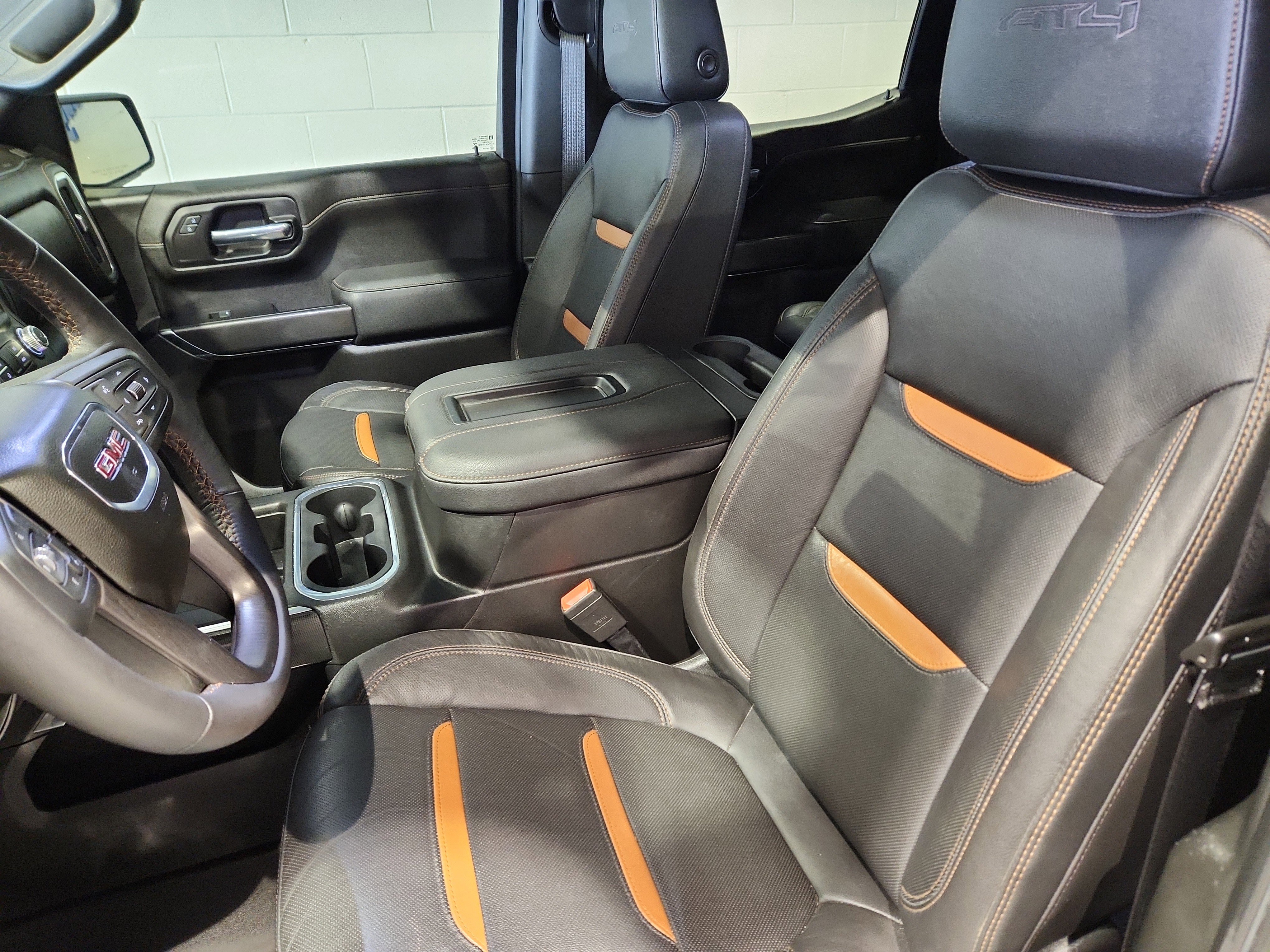 Certified 2022 GMC Sierra 1500 AT4 w/ AT4 Premium Package image 14
