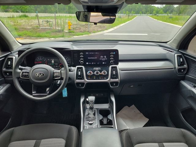 Used 2021 Kia Sorento LX AWD/4WD image 26