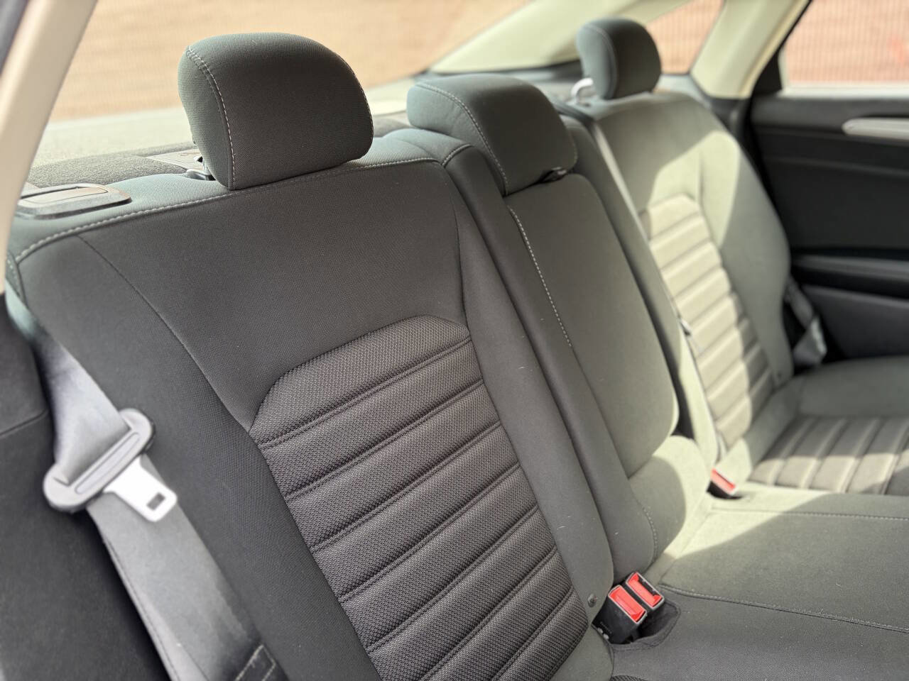 Used 2019 Ford Fusion SE image 18