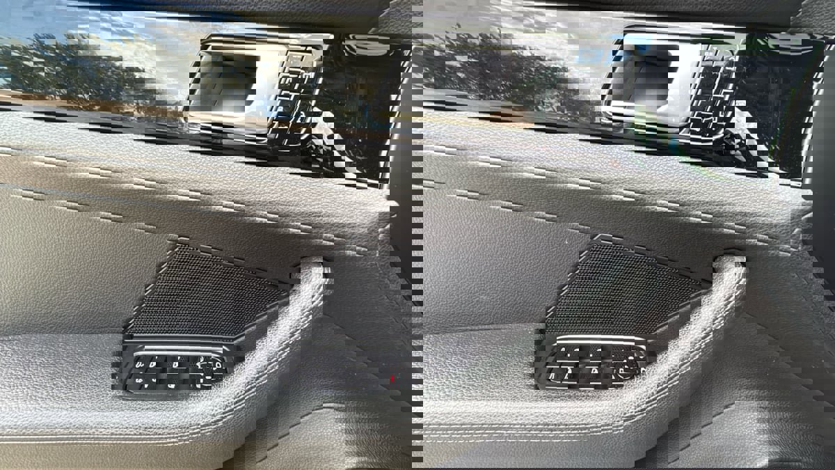 Used 2019 Porsche Panamera image 25