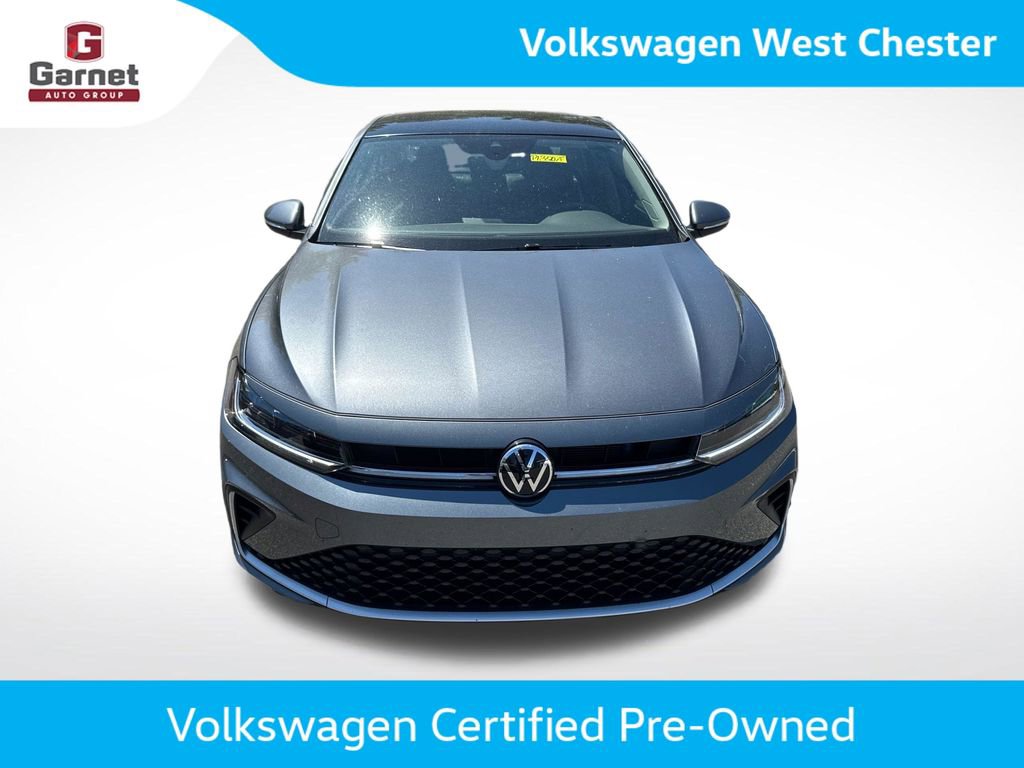 Used 2025 Volkswagen Jetta SEL FWD image 9
