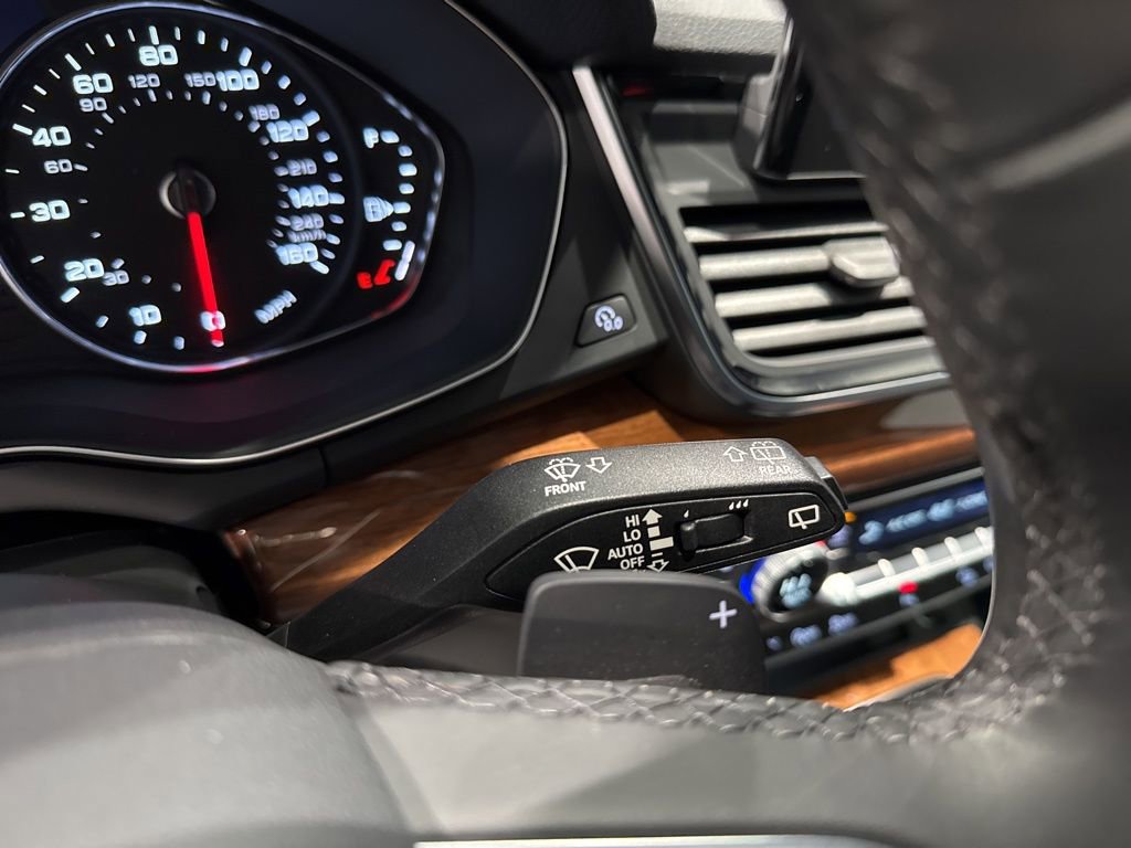 Used 2023 Audi Q5 2.0T Premium w/ Convenience Package image 28