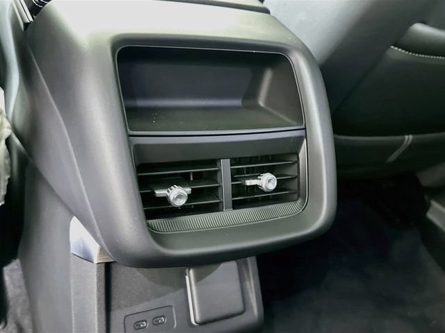 New 2027 Cadillac Lyriq Premium Luxury w/ LPO, Floor Liner Package AWD/4WD image 19