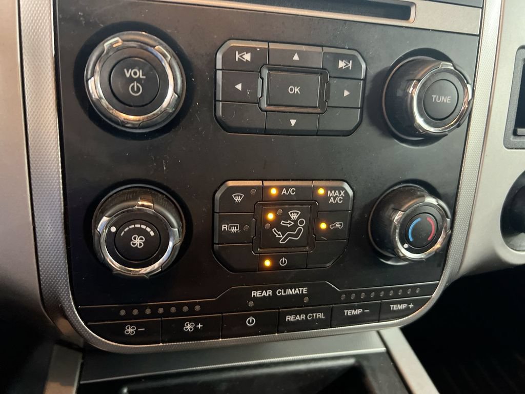 Used 2016 Ford Expedition XLT AWD/4WD image 16