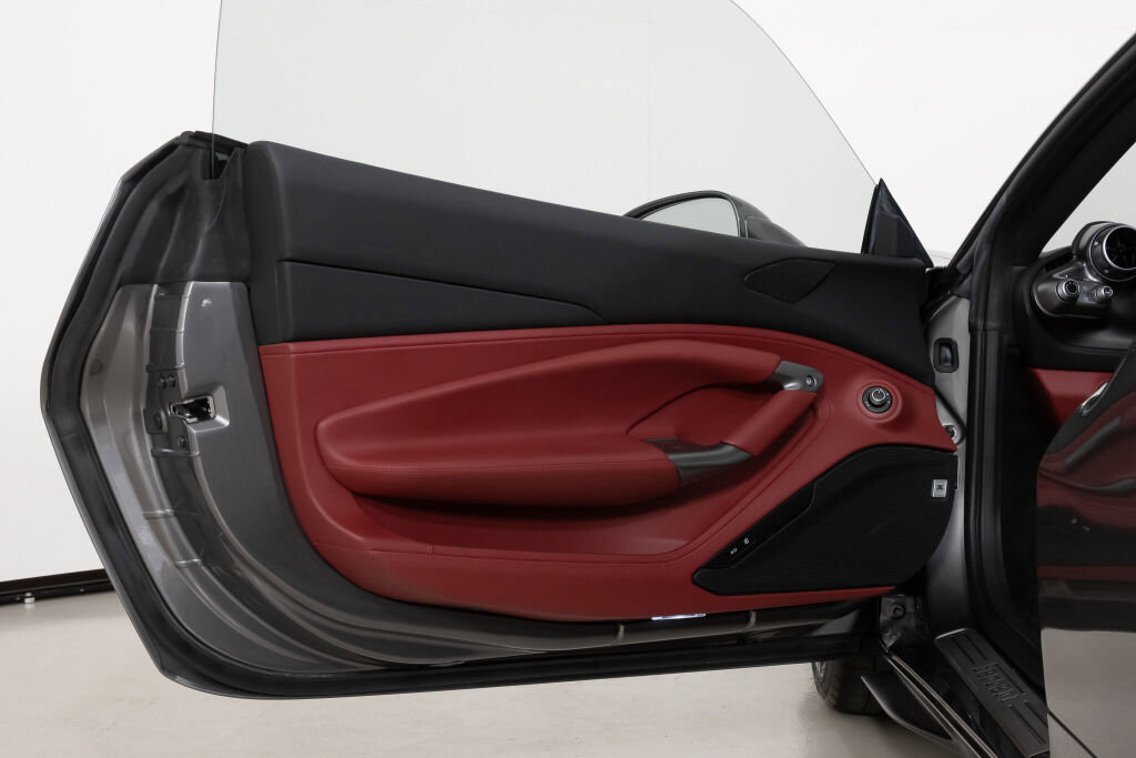 Used 2022 Ferrari F8 Tributo image 30