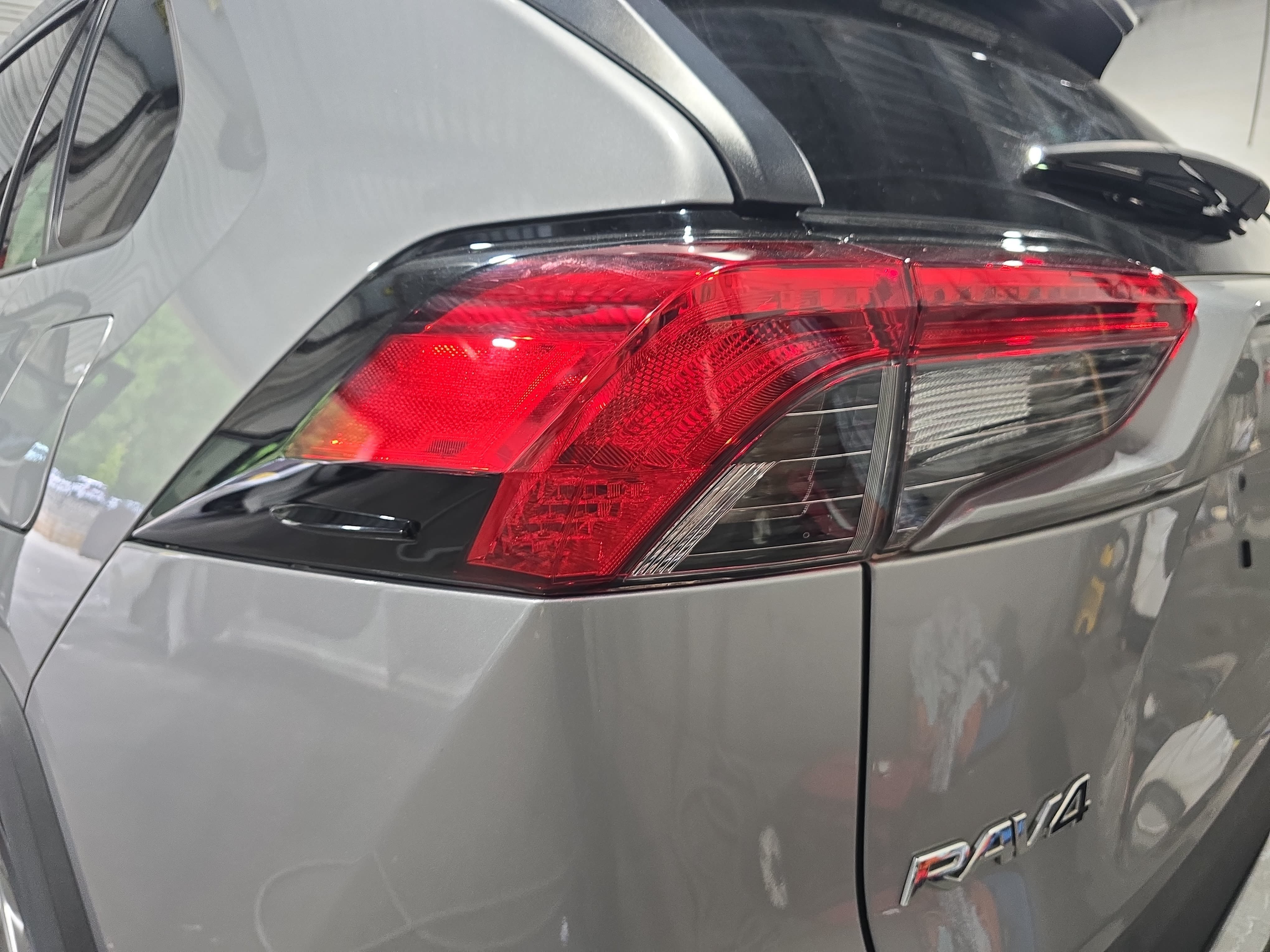 Used 2021 Toyota RAV4 XLE Premium FWD image 33