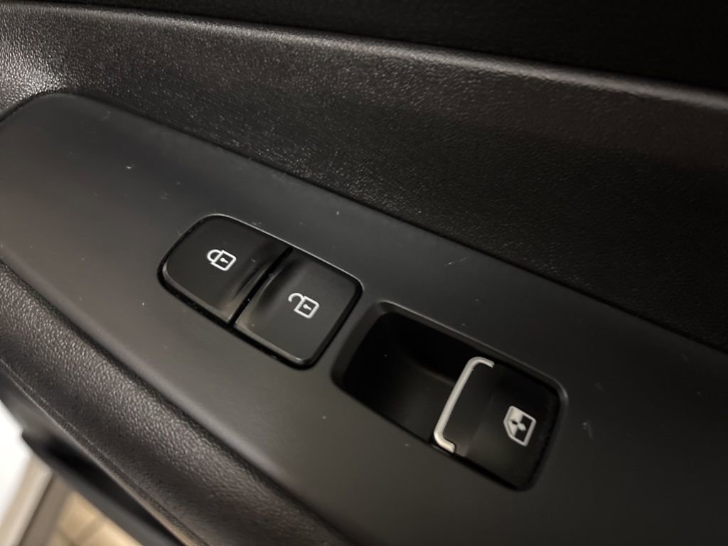 Used 2022 Hyundai Santa Fe SEL w/ Convenience Package image 31