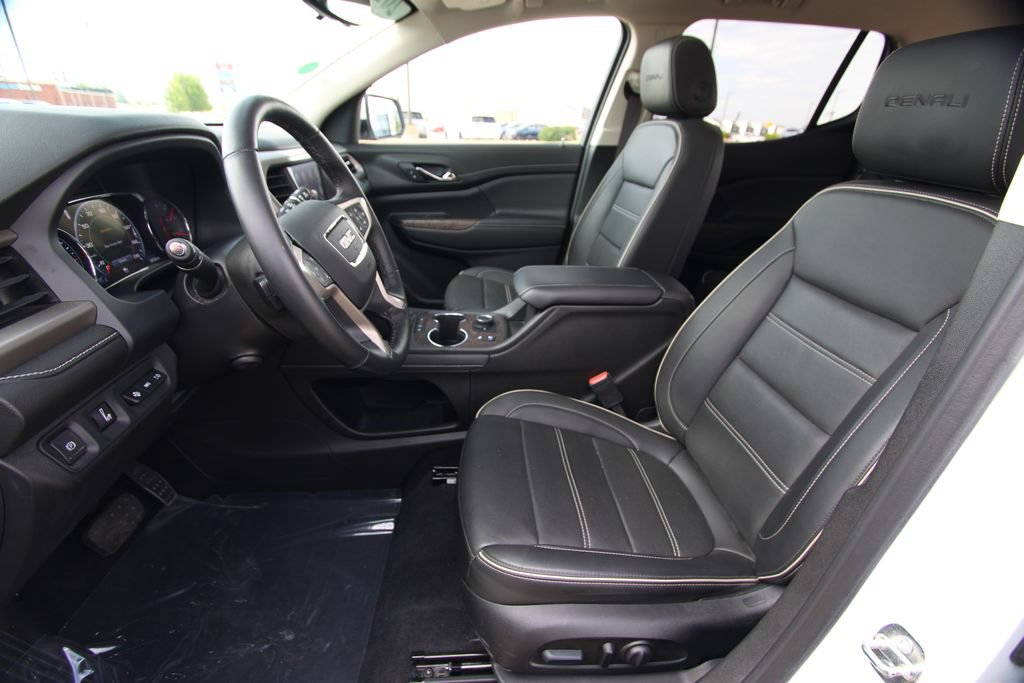 Used 2023 GMC Acadia Denali w/ Denali Ultimate Package AWD/4WD image 6