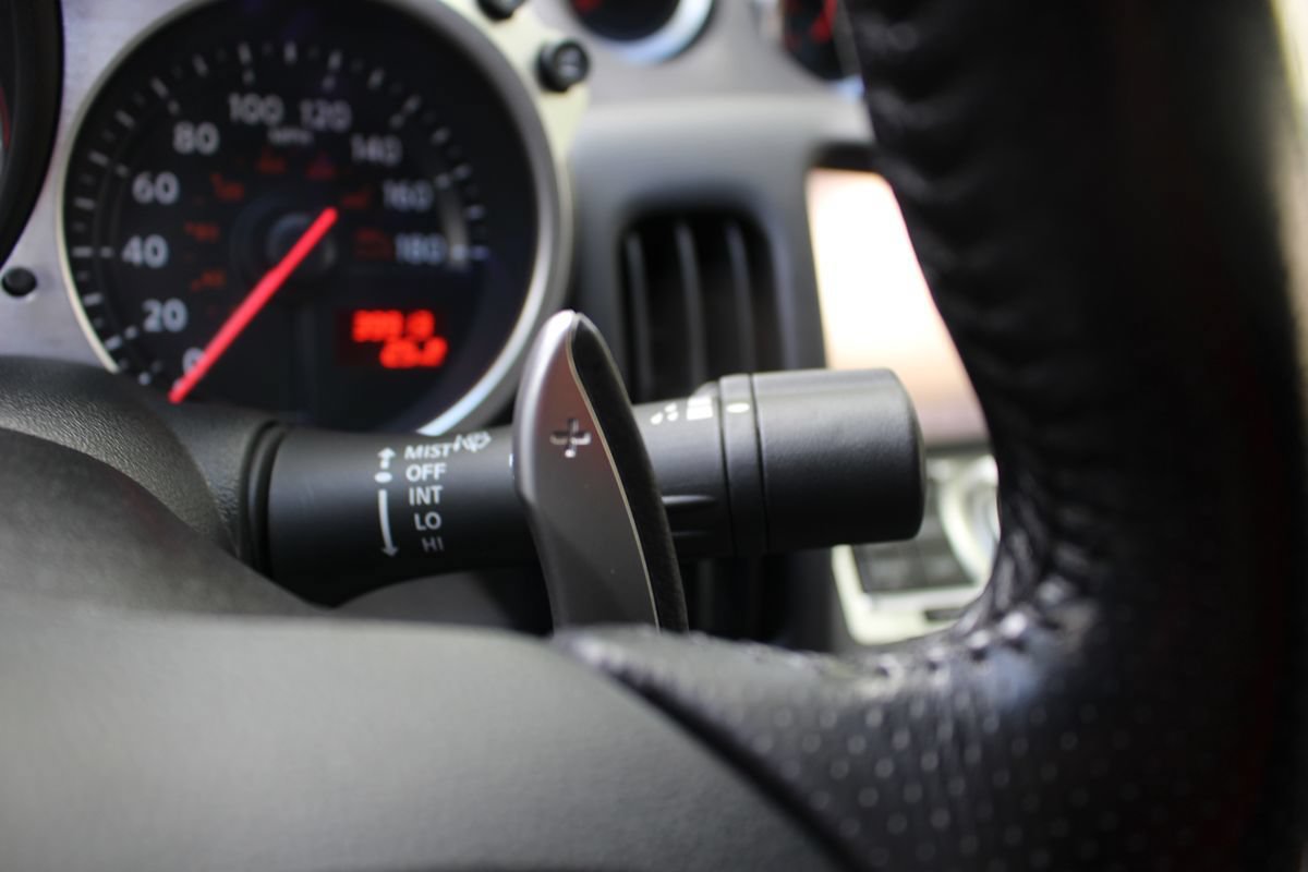 Used 2019 Nissan 370Z Touring Sport RWD image 18