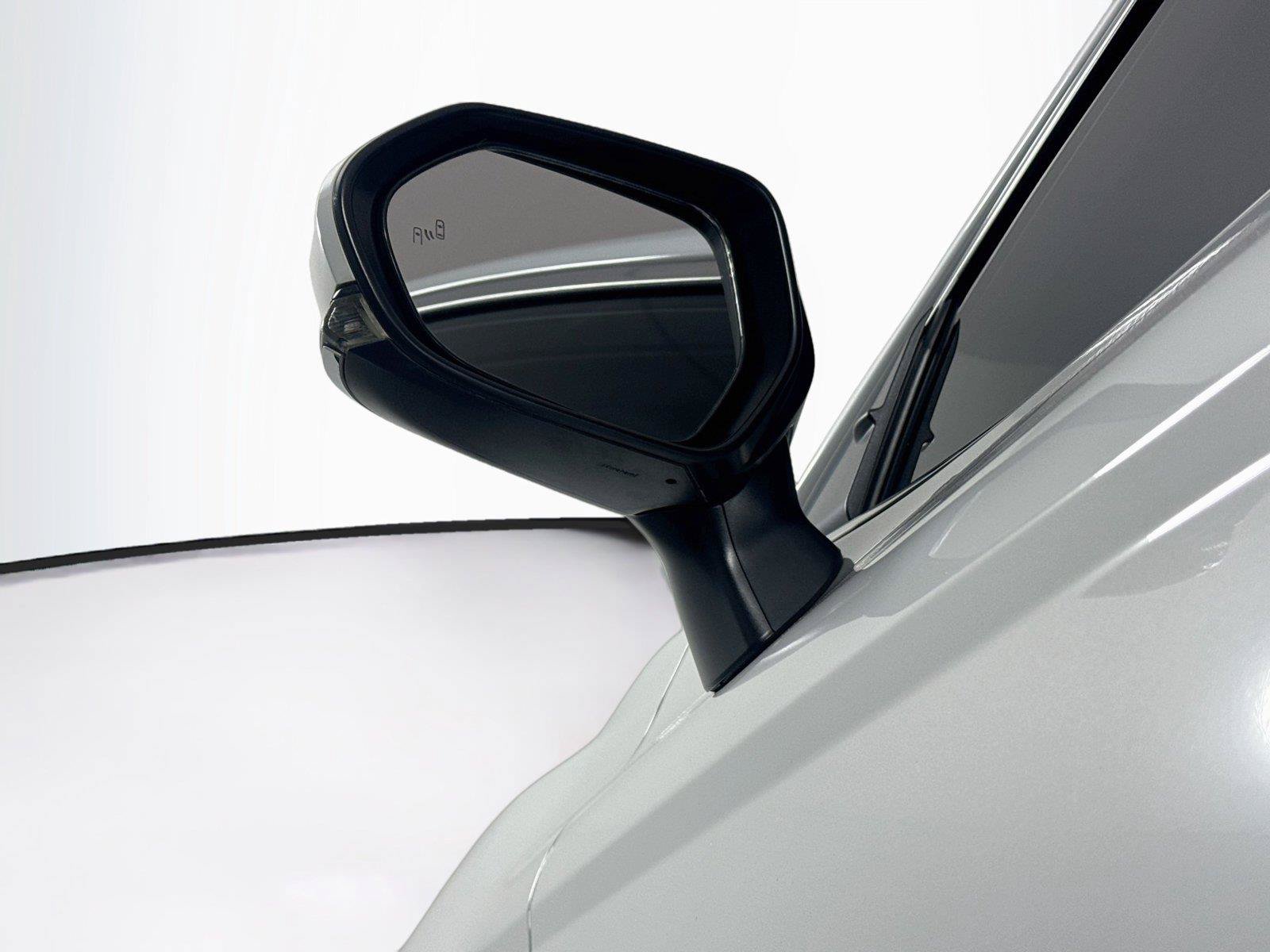 Used 2022 Toyota Camry SE w/ Convenience Package FWD image 5