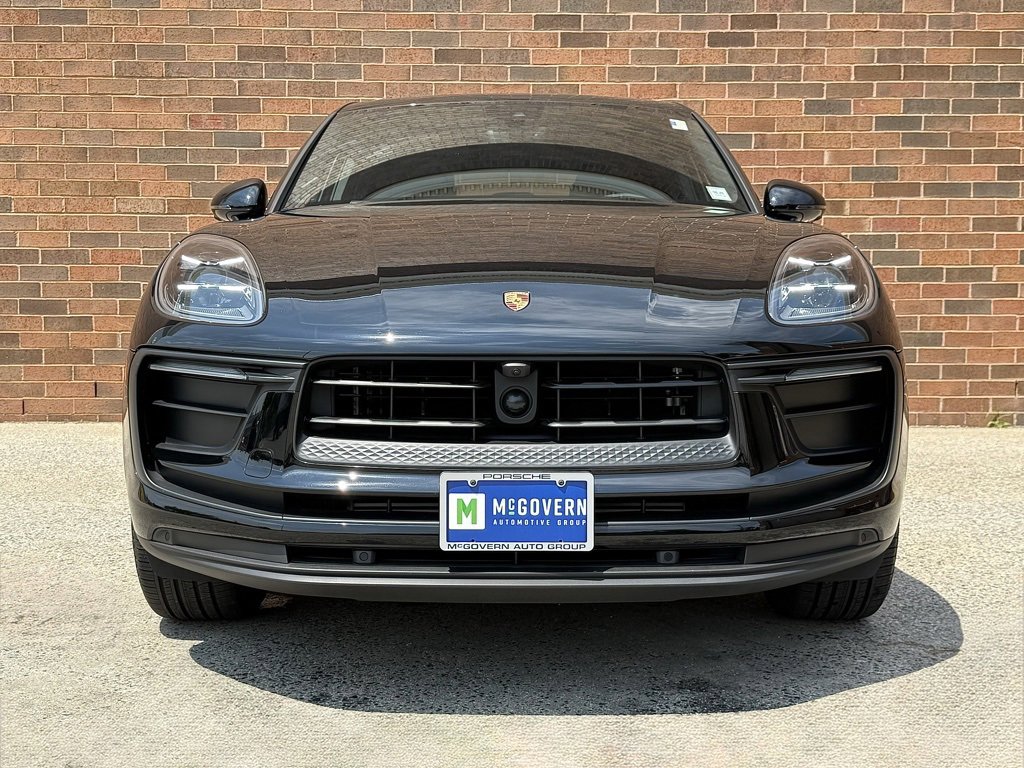 Certified 2024 Porsche Macan image 10