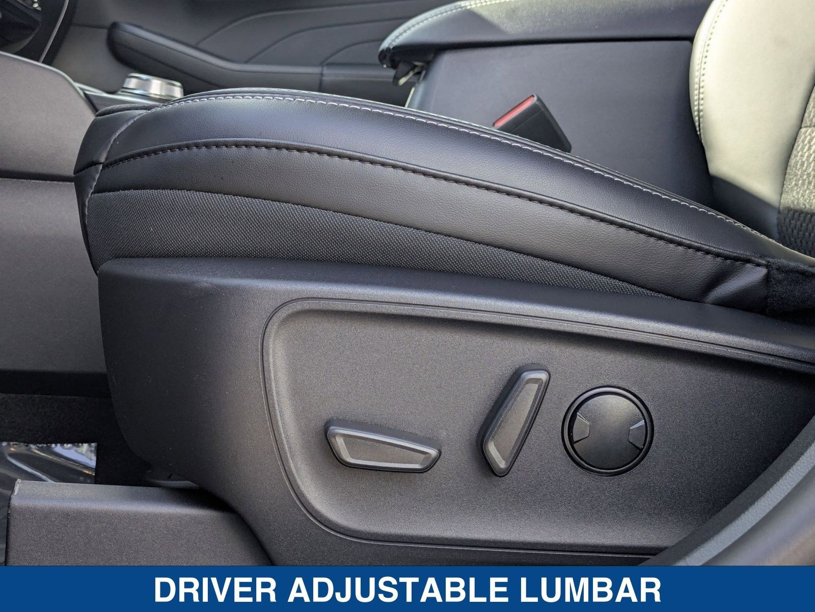 New 2025 Ford Escape SE image 24