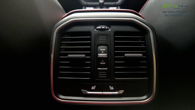 Used 2024 Porsche Macan w/ Premium Plus Package AWD/4WD image 57