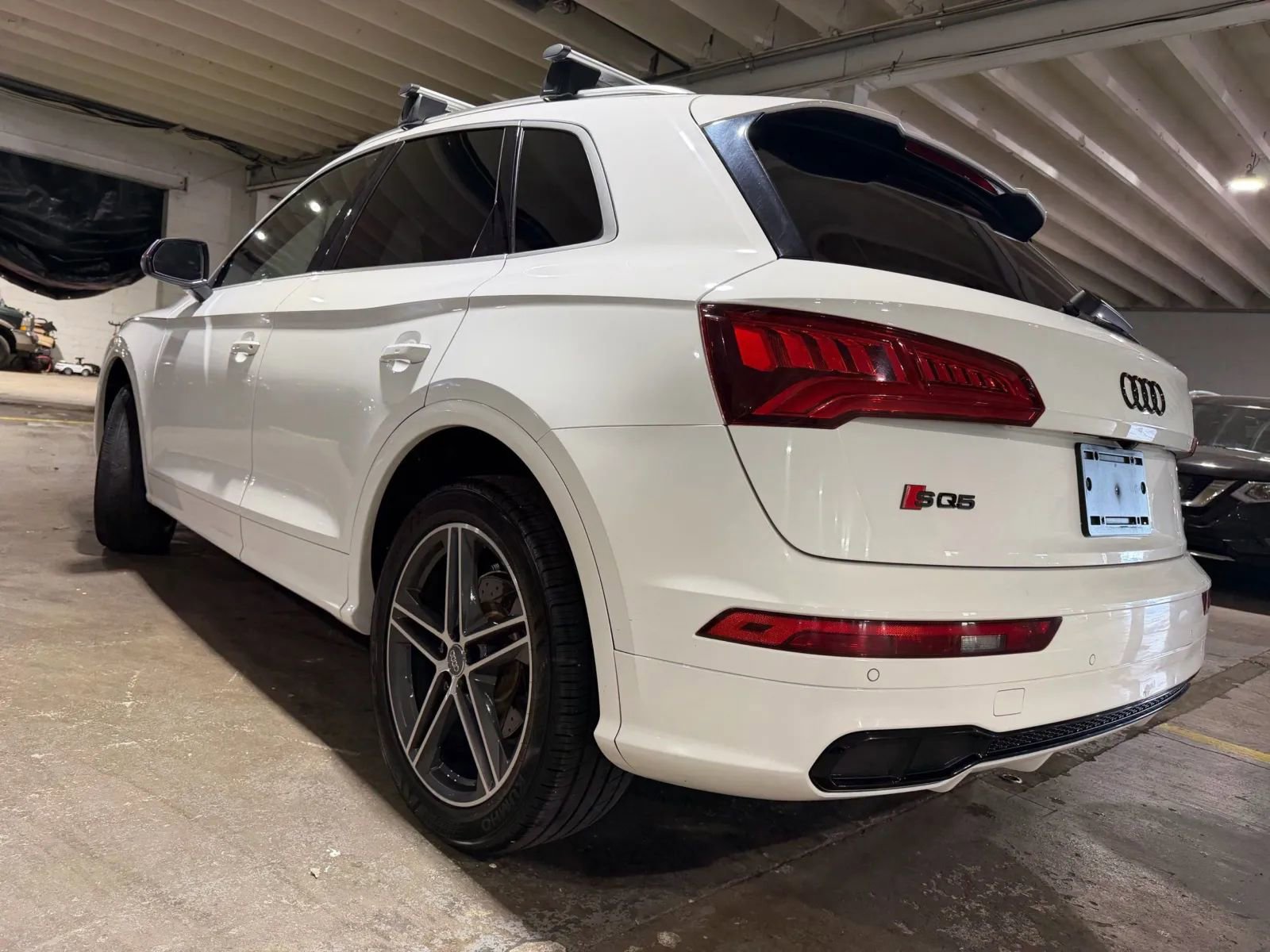 Used 2018 Audi SQ5 Premium Plus w/ Navigation Package AWD/4WD image 3