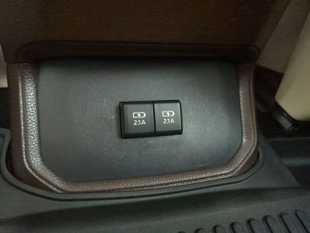 Used 2021 Toyota Highlander XLE image 18