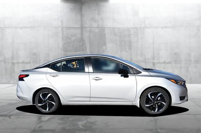 New 2025 Nissan Versa SR w/ Trunk Package FWD image 5