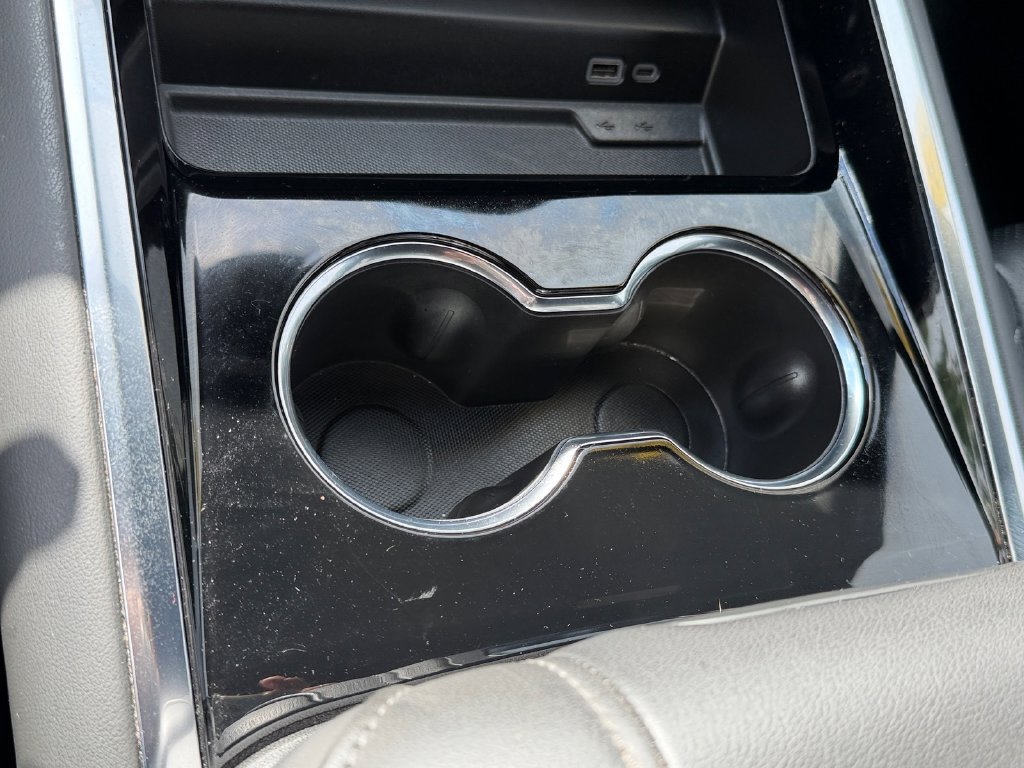 Used 2025 Chevrolet Suburban LS RWD image 27