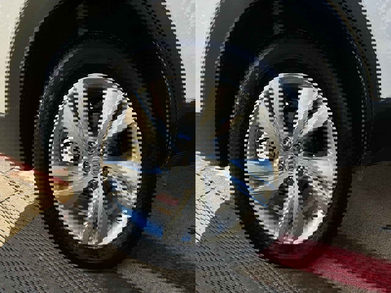 Used 2025 Buick Encore GX Preferred image 9