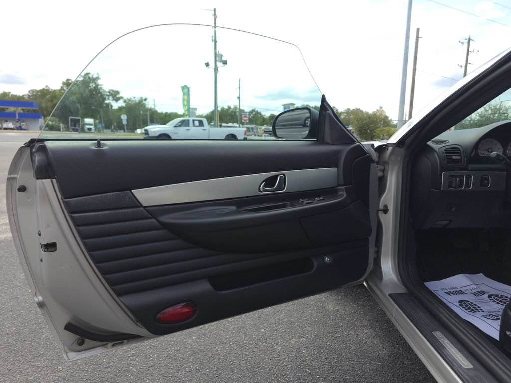 Used 2005 Ford Thunderbird RWD image 12