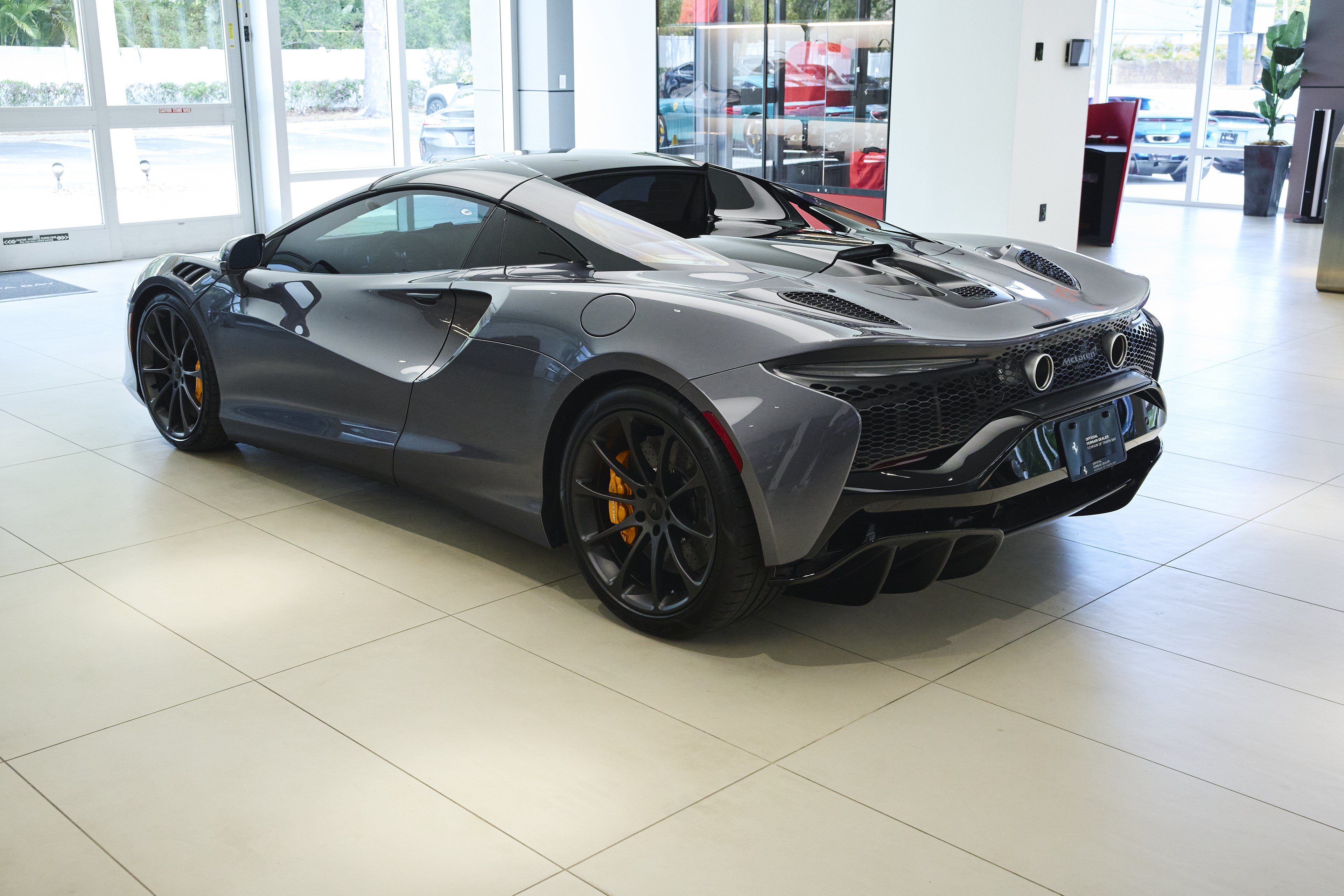 Used 2025 McLaren Artura Spider RWD image 45