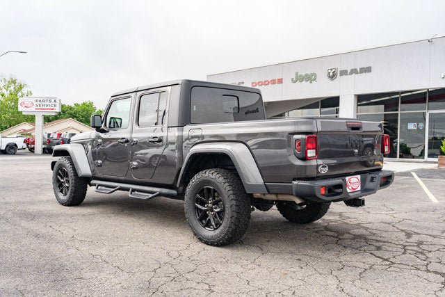 Certified 2023 Jeep Gladiator Sport AWD/4WD image 3