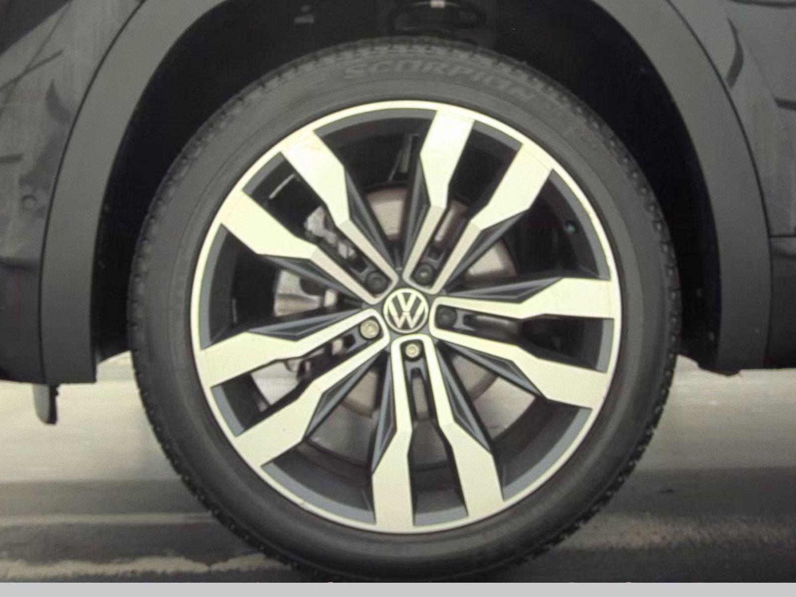 Used 2023 Volkswagen Atlas Cross Sport SEL Premium R-Line AWD/4WD image 13