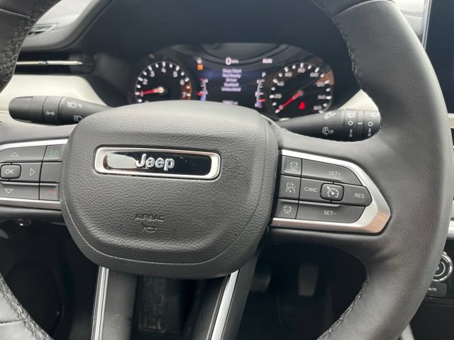 Used 2025 Jeep Compass Limited AWD/4WD image 29