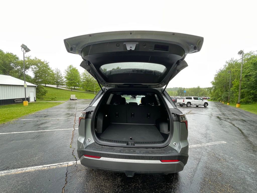 Used 2026 Chevrolet Equinox LT AWD/4WD image 16